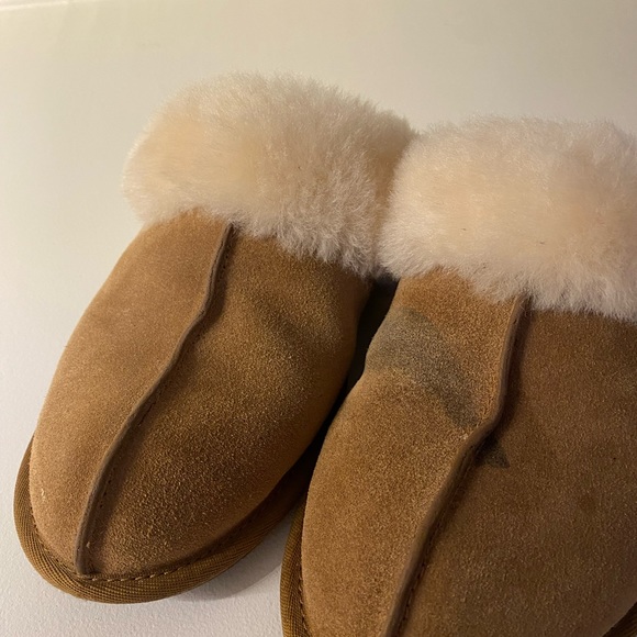 Ugg slippers - Picture 3 of 4